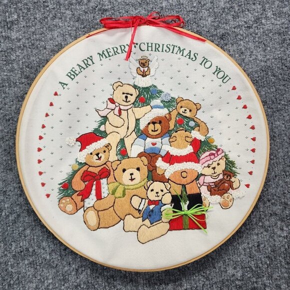 Vintage Embroidered A Beary‎ Merry Christmas Wall Hanging Holiday Decor - Picture 1 of 13
